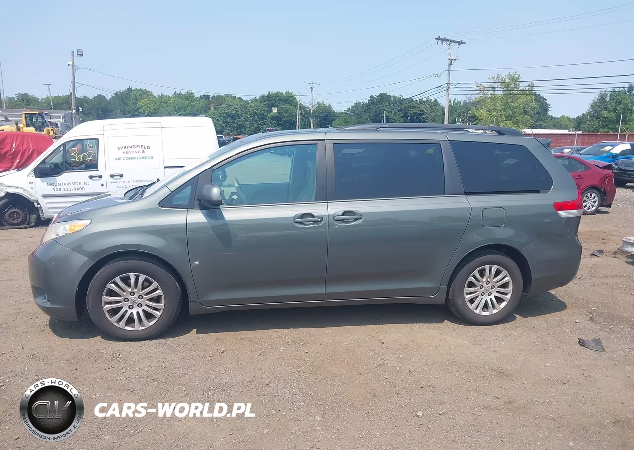 2013 Toyota Sienna Xle V6 8 Passenger VIN:5TDYK3DC5DS373573 - 14