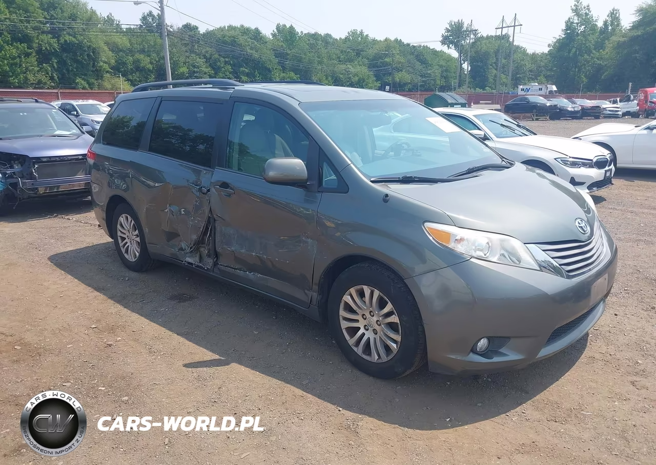 2013 Toyota Sienna Xle V6 8 Passenger VIN:5TDYK3DC5DS373573 - 6