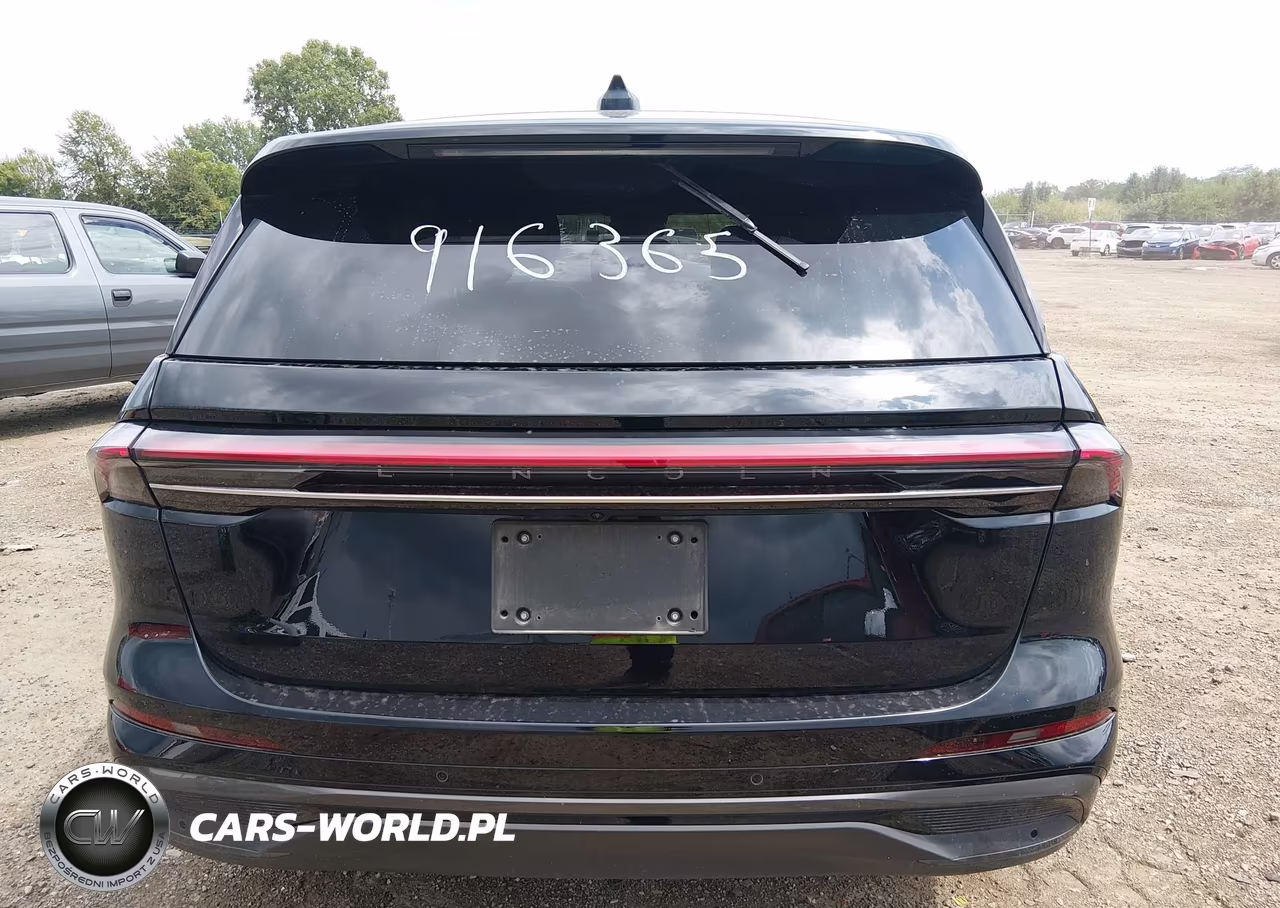 2025 Lincoln Nautilus Premiere VIN:5LMPJ8JA6SJ916365 - 16
