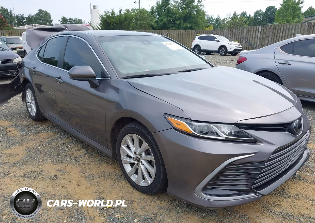 2024 Toyota Camry Le – zdjęcie 1 z 16