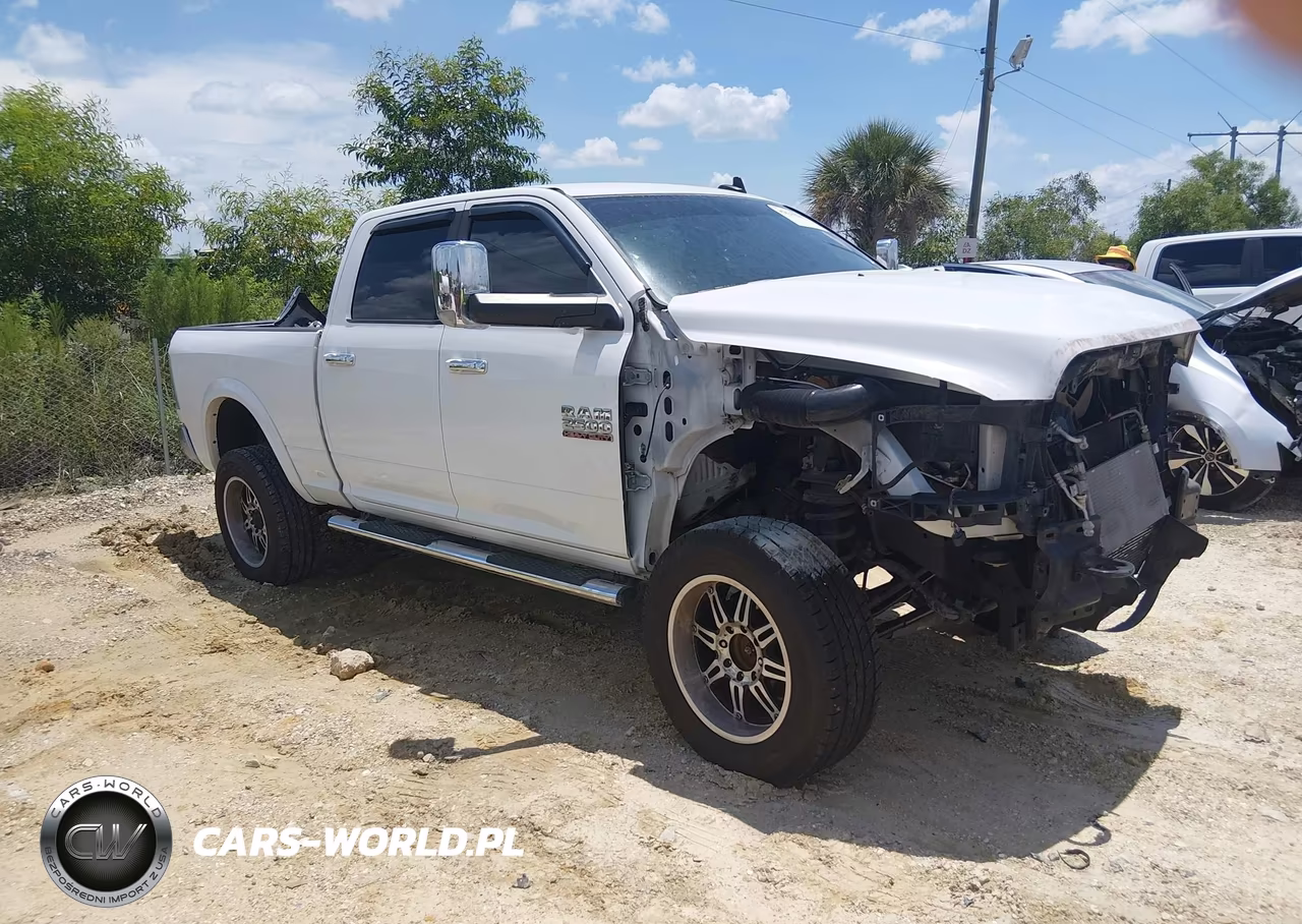 2013 Ram 2500 Laramie VIN:3C6UR5FL5DG575872 - 13