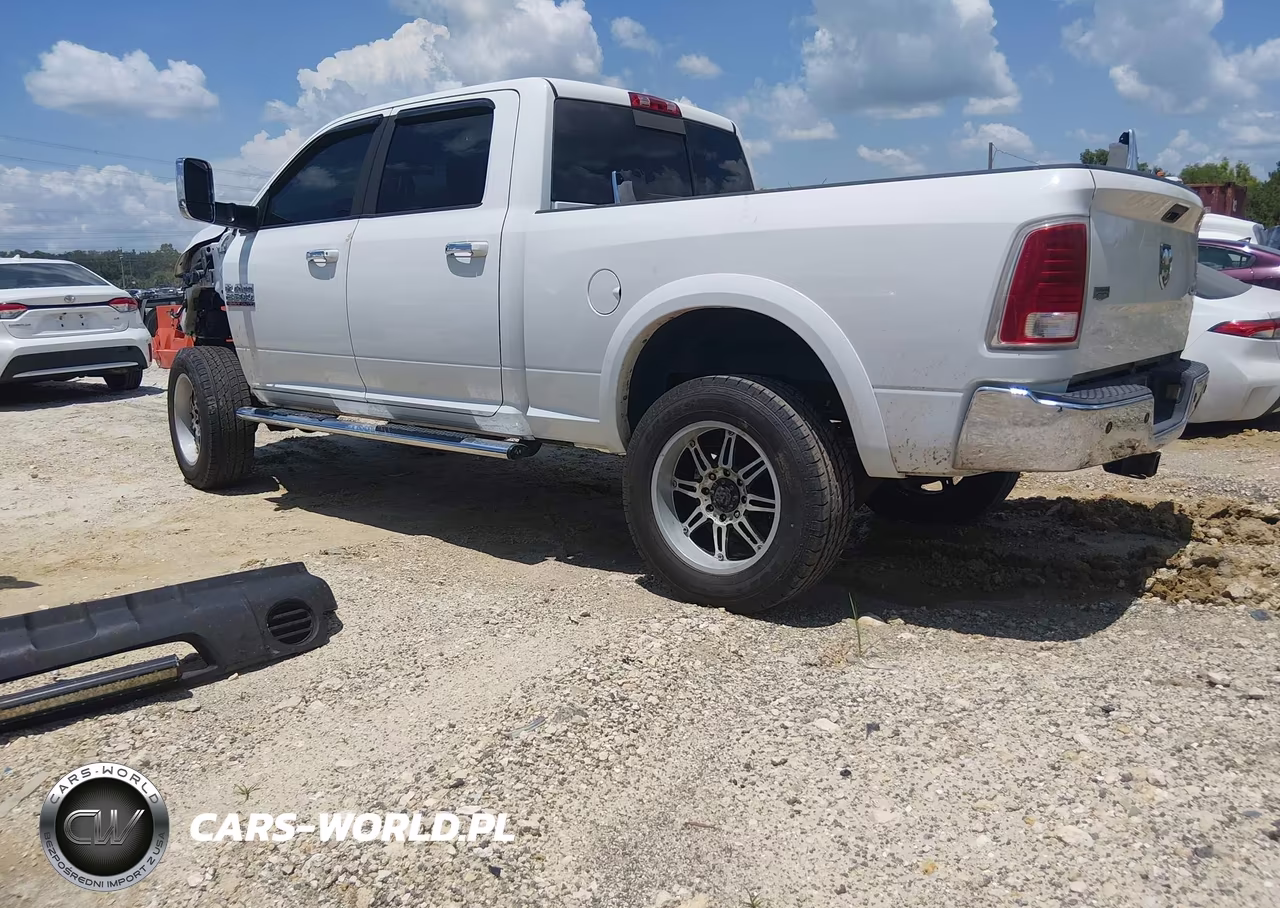 2013 Ram 2500 Laramie VIN:3C6UR5FL5DG575872 - 14