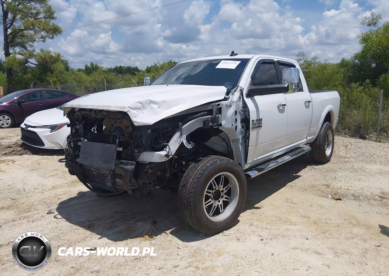 2013 Ram 2500 Laramie VIN:3C6UR5FL5DG575872 - 2