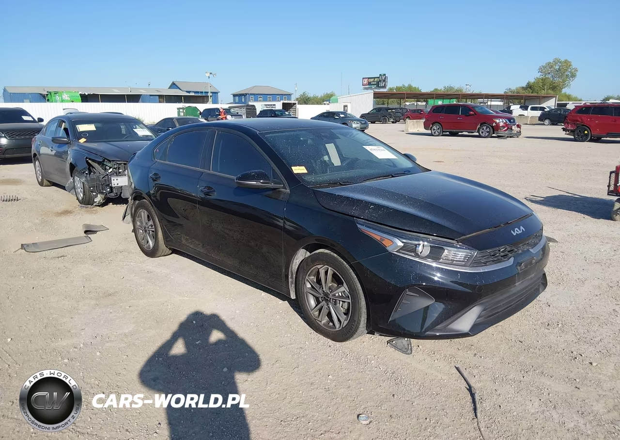 2024 Kia Forte Lxs
