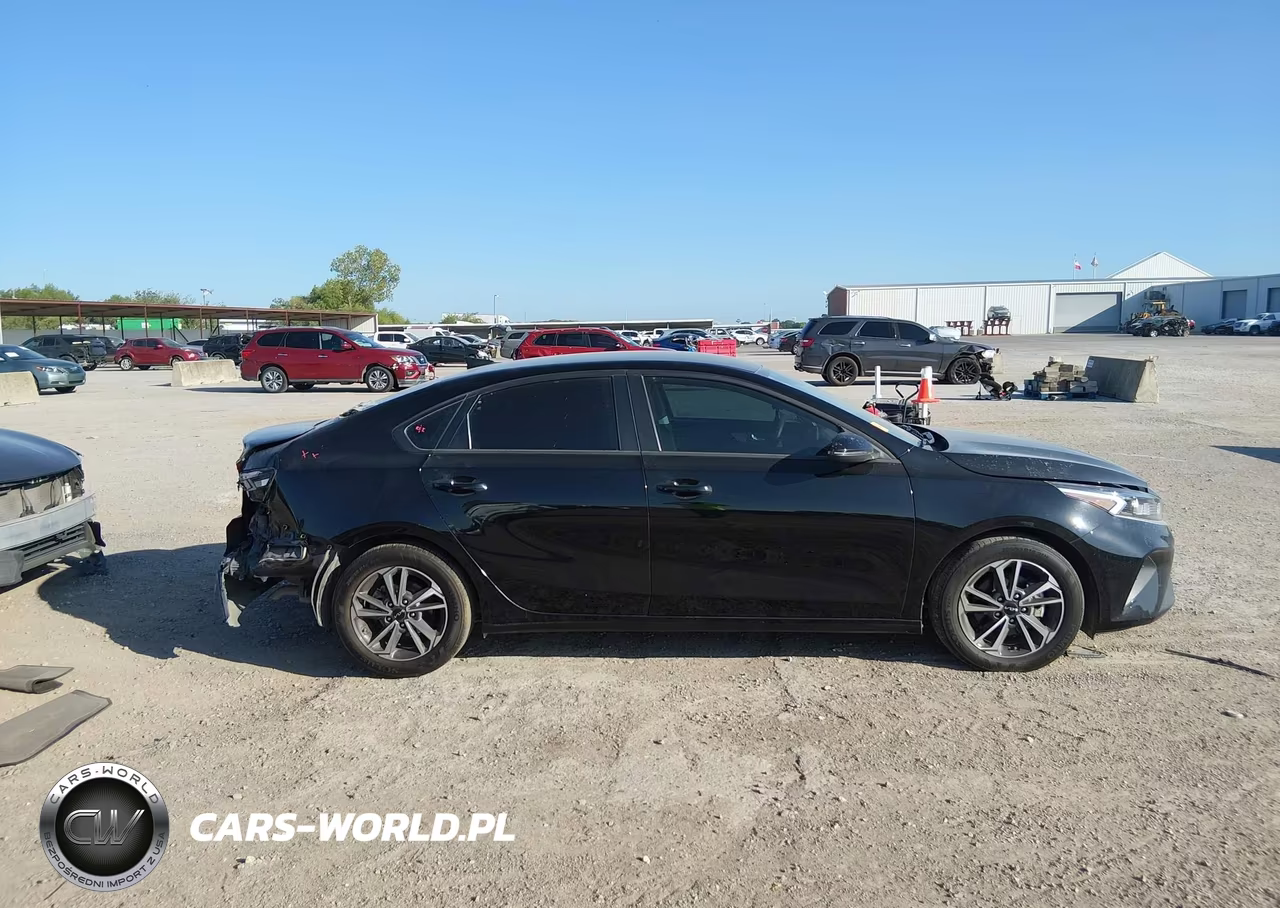 2024 Kia Forte Lxs VIN:3KPF24AD8RE838052 - 13