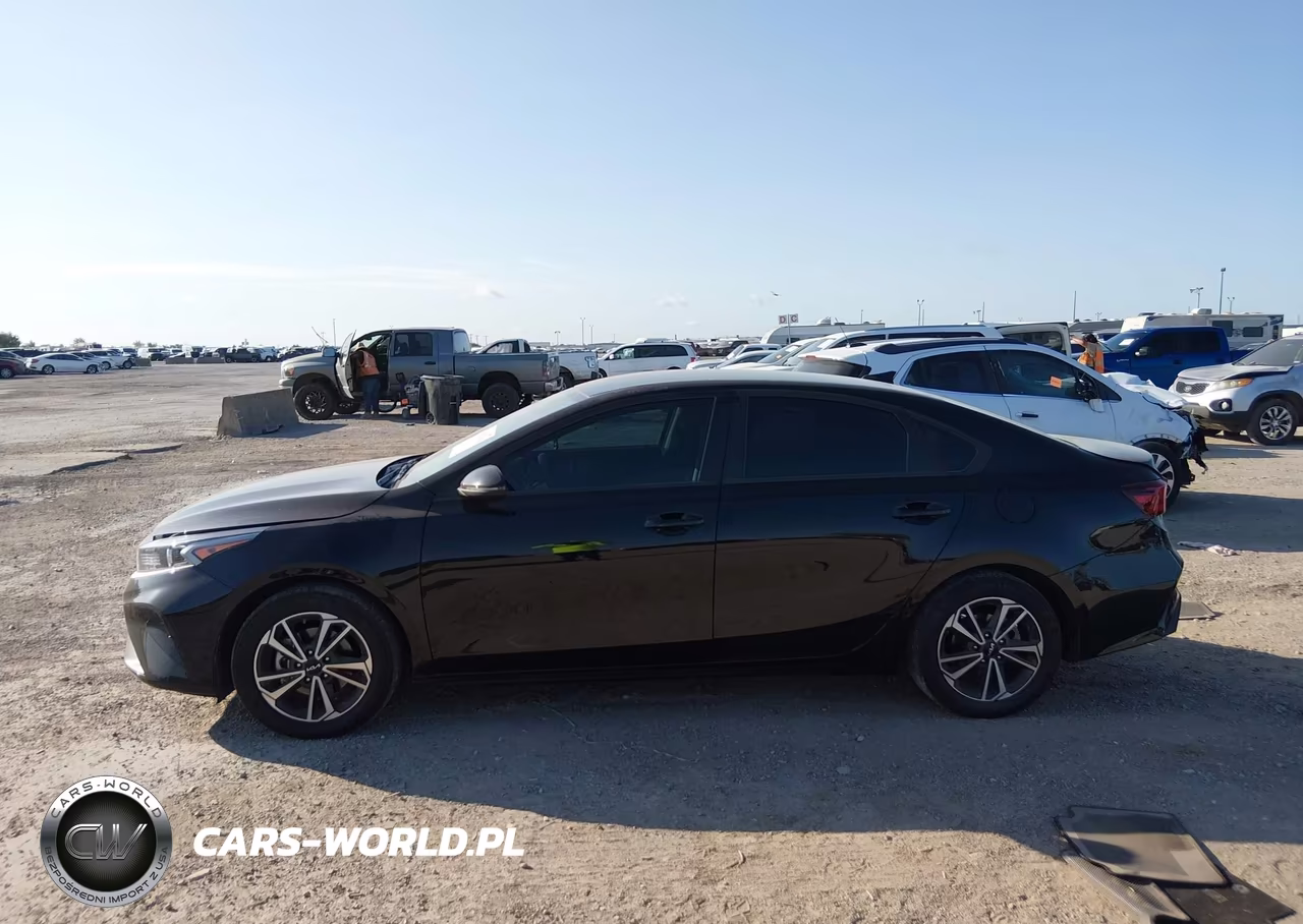 2024 Kia Forte Lxs VIN:3KPF24AD8RE838052 - 14