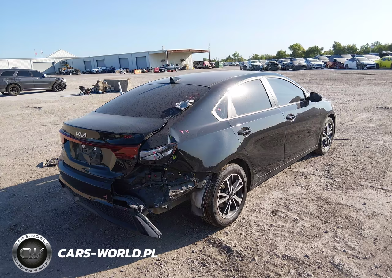 2024 Kia Forte Lxs VIN:3KPF24AD8RE838052 - 4