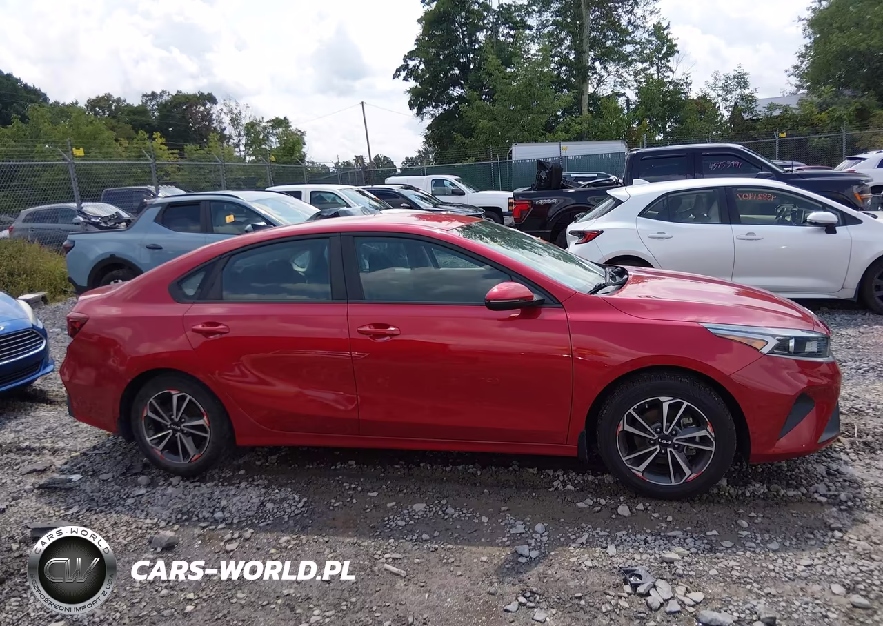 2022 Kia Forte Lxs VIN:3KPF24AD3NE430813 - 13
