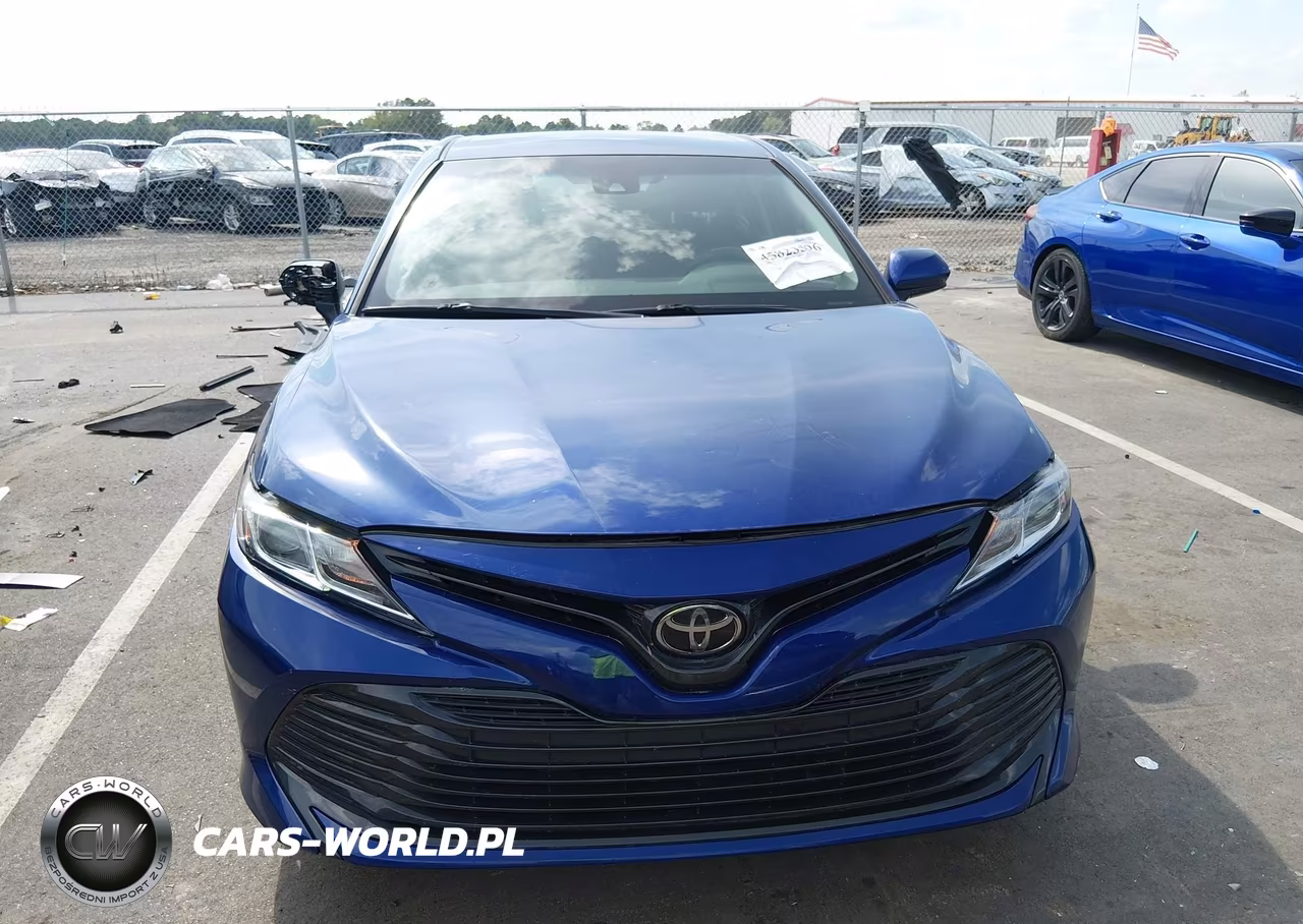 2018 Toyota Camry Le VIN:4T1B11HK6JU659806 - 13