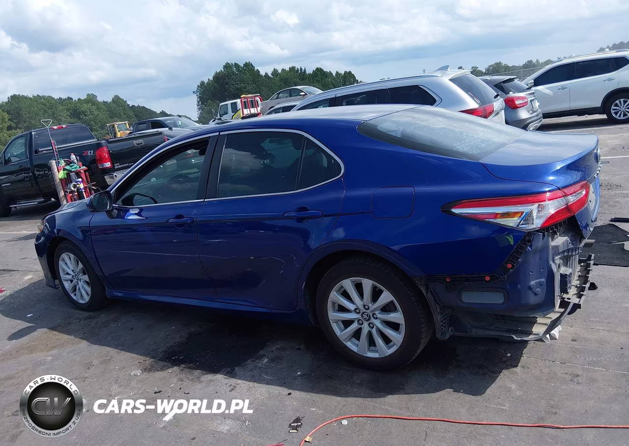 2018 Toyota Camry Le VIN:4T1B11HK6JU659806 - 15