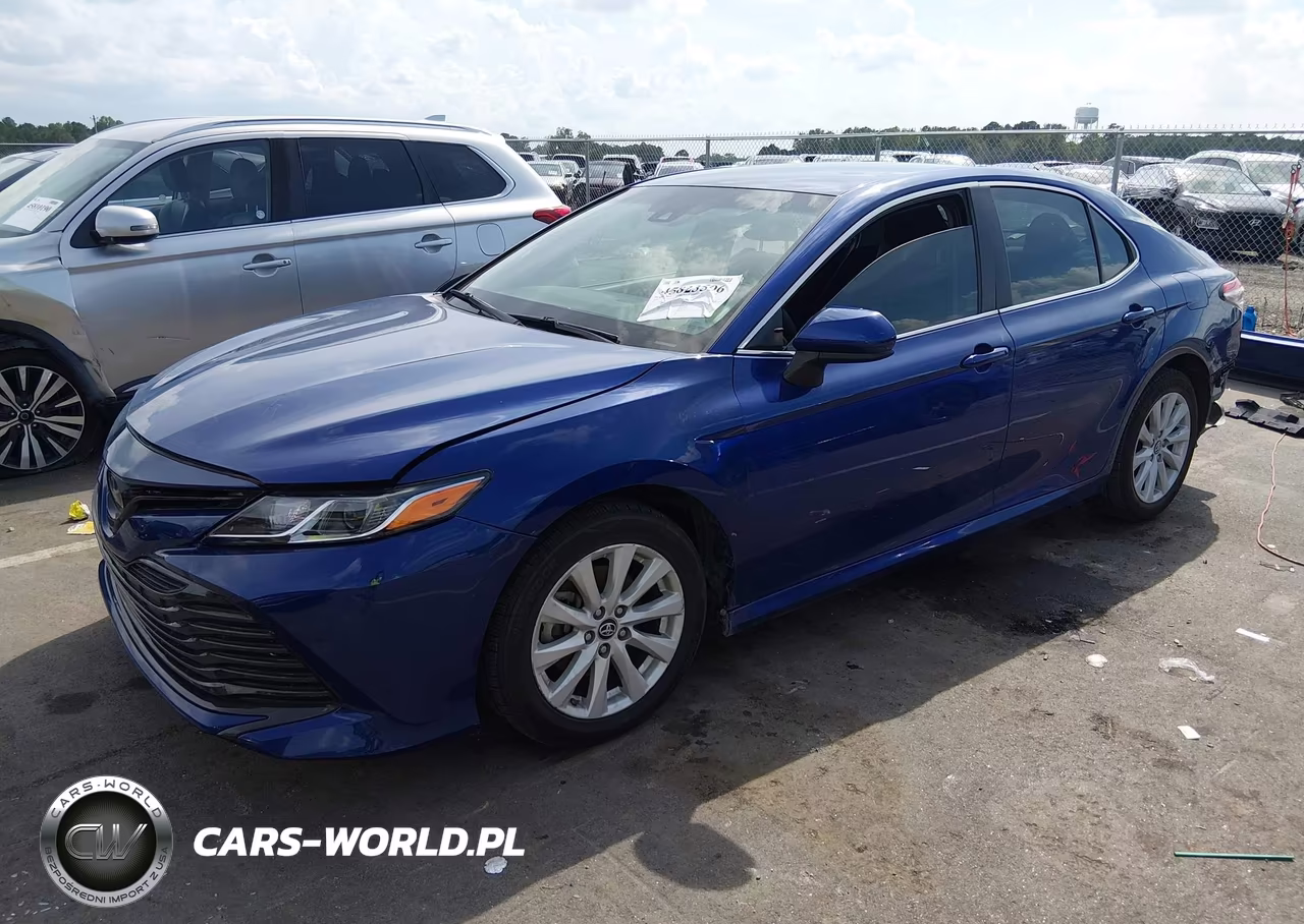 2018 Toyota Camry Le VIN:4T1B11HK6JU659806 - 2