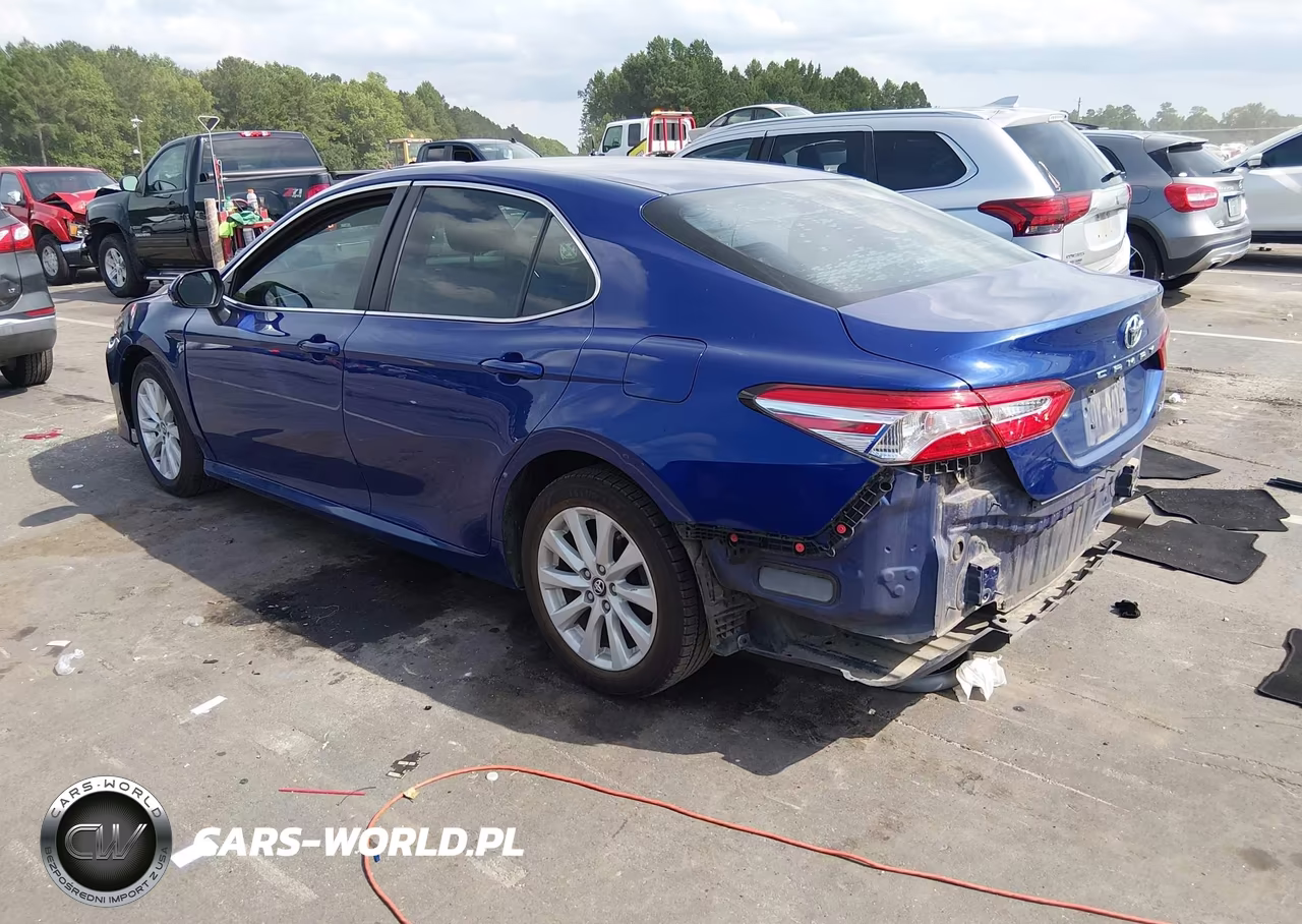 2018 Toyota Camry Le VIN:4T1B11HK6JU659806 - 3