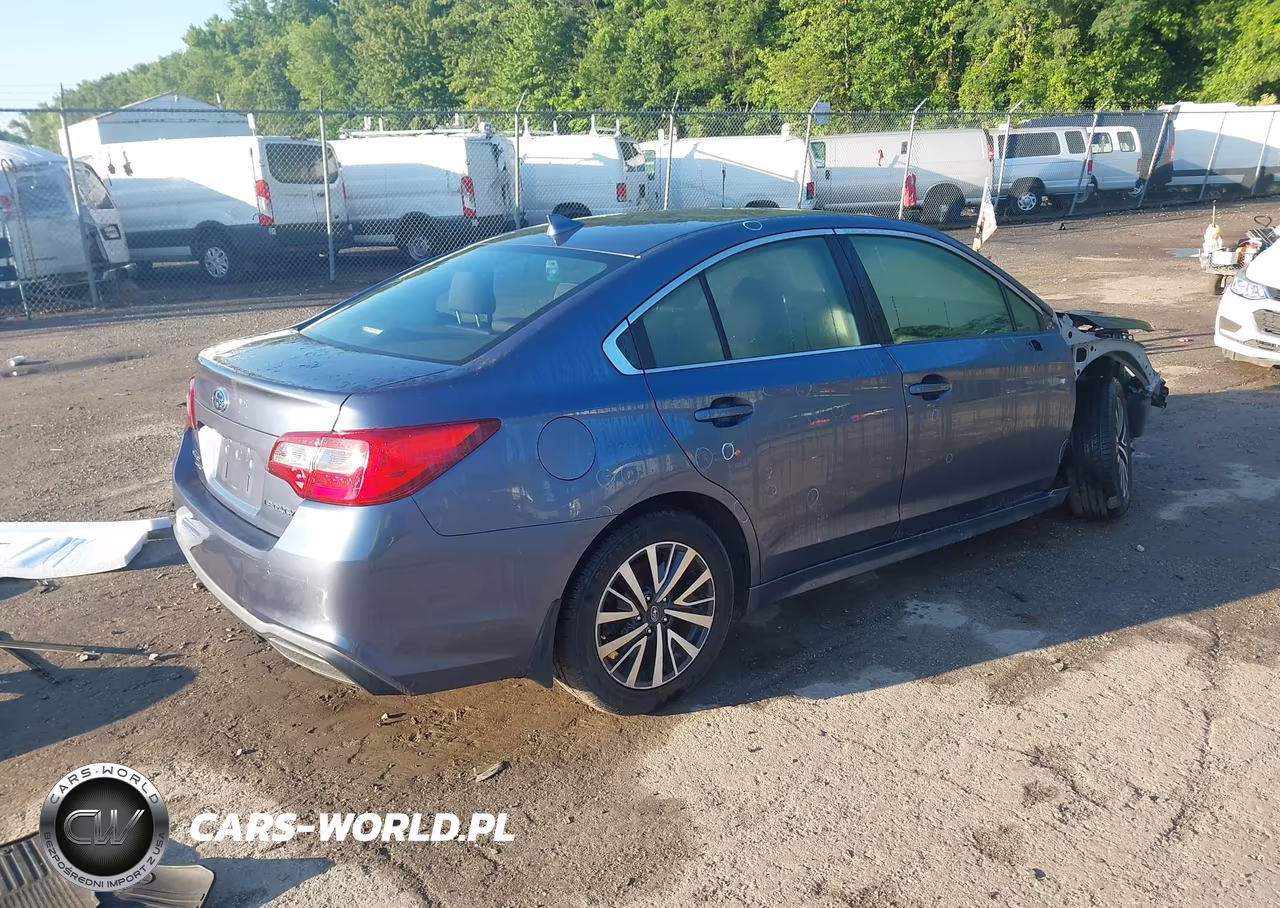 2018 Subaru Legacy 2.5I Premium VIN:4S3BNAH61J3018399 - 4