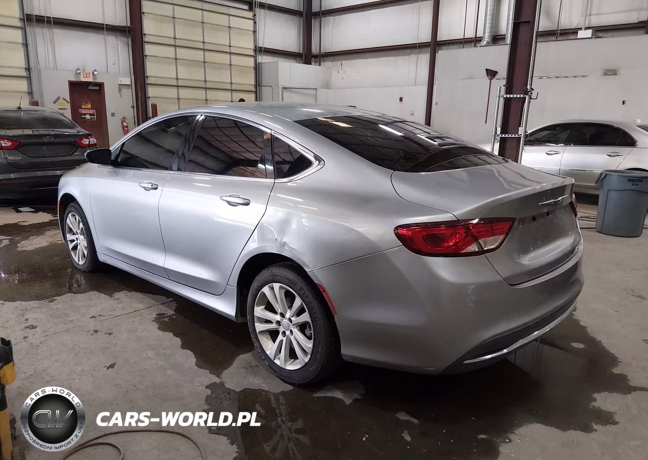 2015 Chrysler 200 Limited VIN:1C3CCCAB1FN691786 - 3