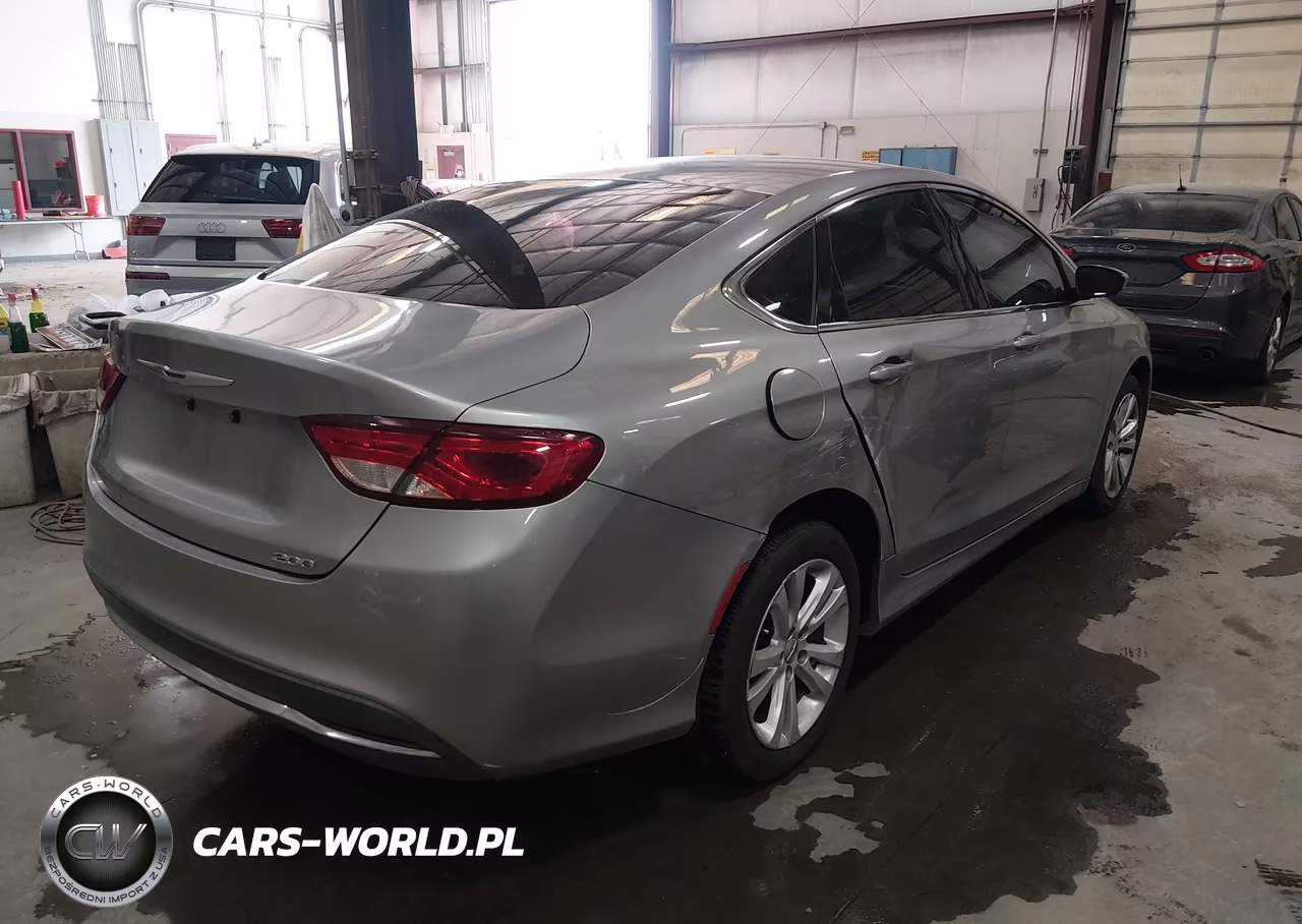 2015 Chrysler 200 Limited VIN:1C3CCCAB1FN691786 - 4