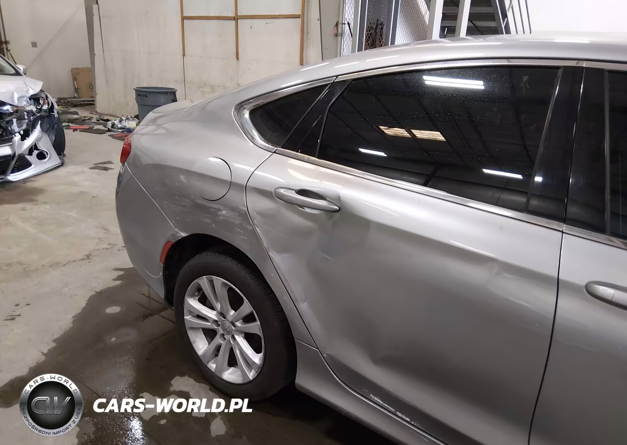 2015 Chrysler 200 Limited VIN:1C3CCCAB1FN691786 - 6