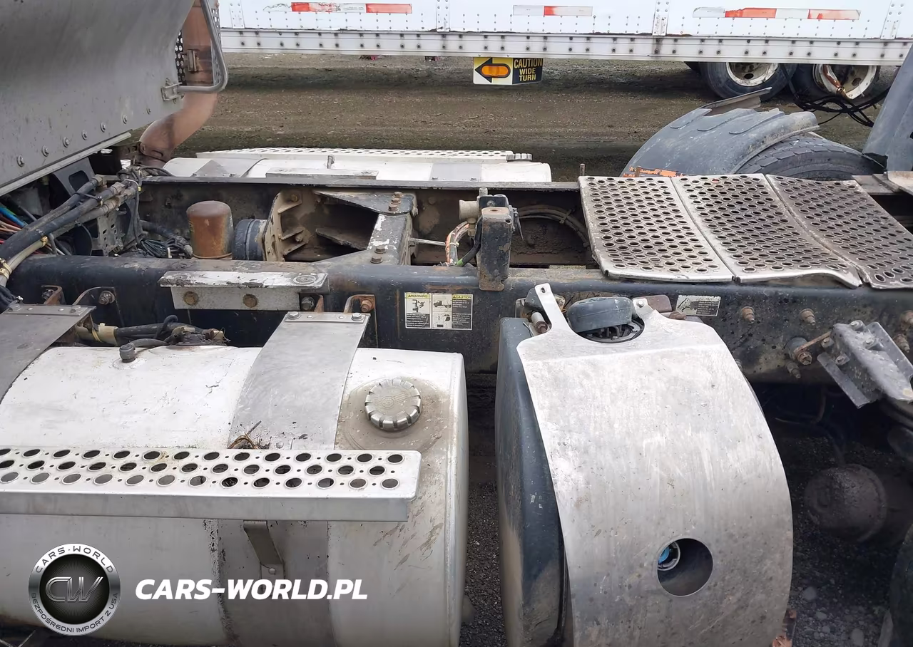 2018 Kenworth W900 VIN:1XKWD40X5JJ219958 - 24