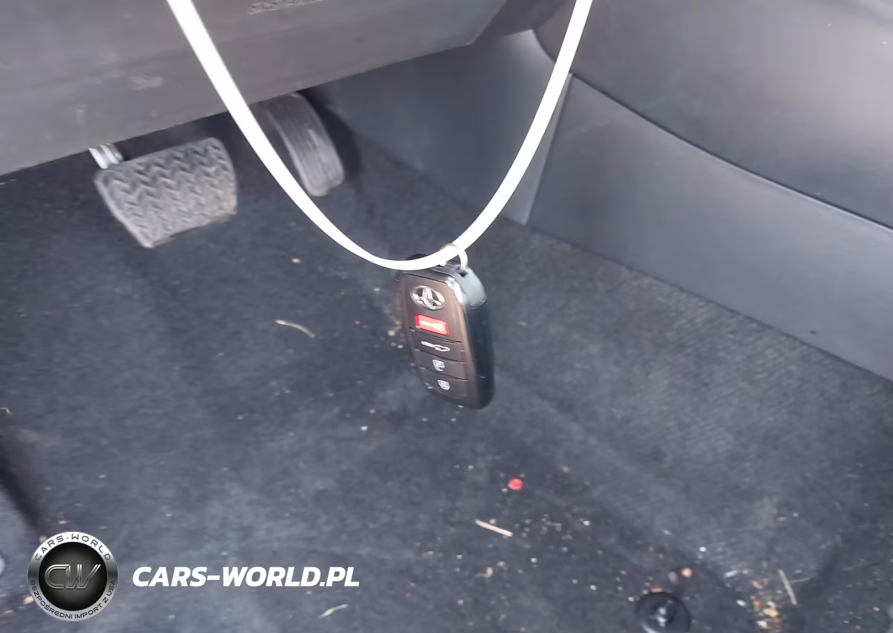 2026 Toyota Corolla Le VIN:5YFB4MDE5TP443409 - 11