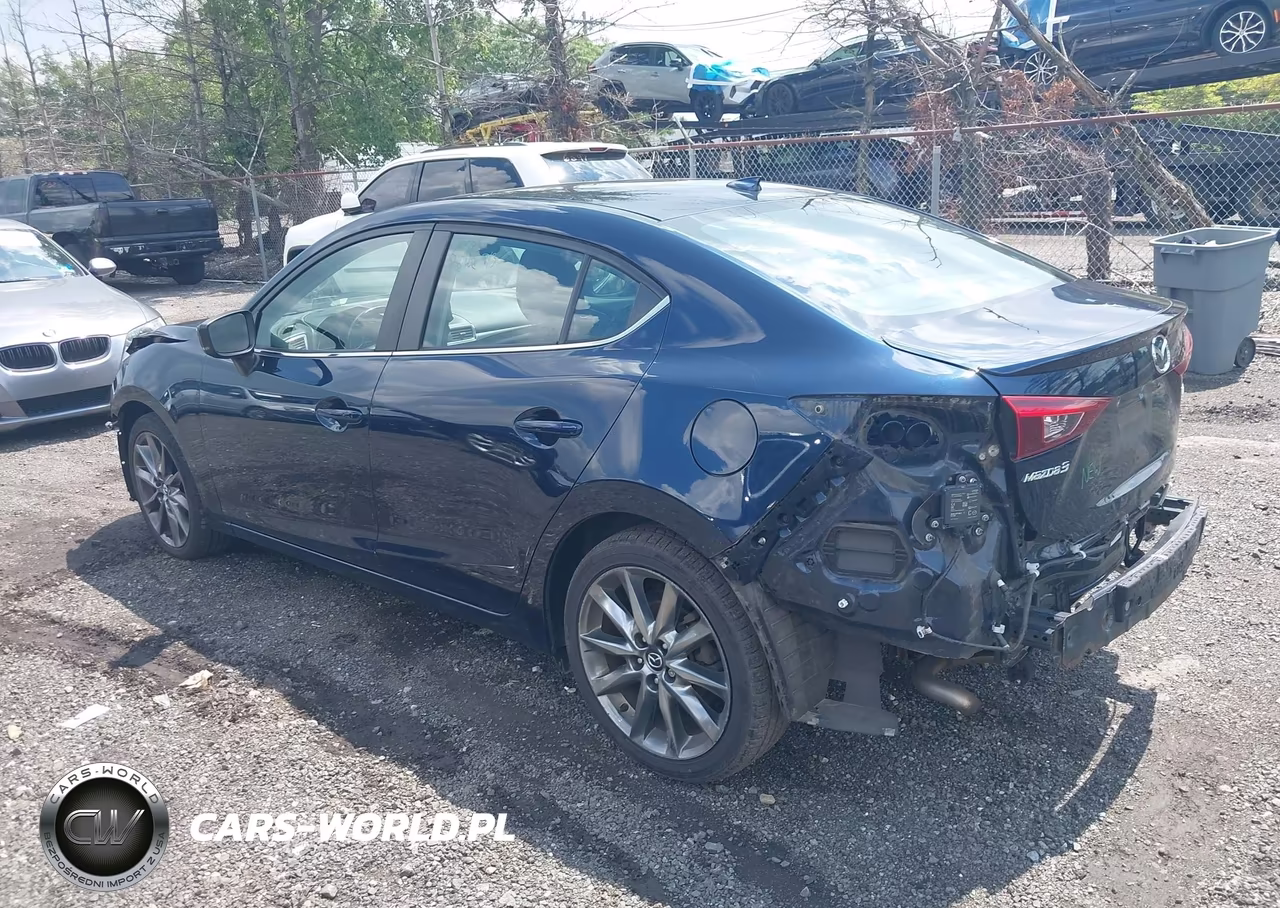 2018 Mazda Mazda3 Grand Touring VIN:3MZBN1W30JM163485 - 3