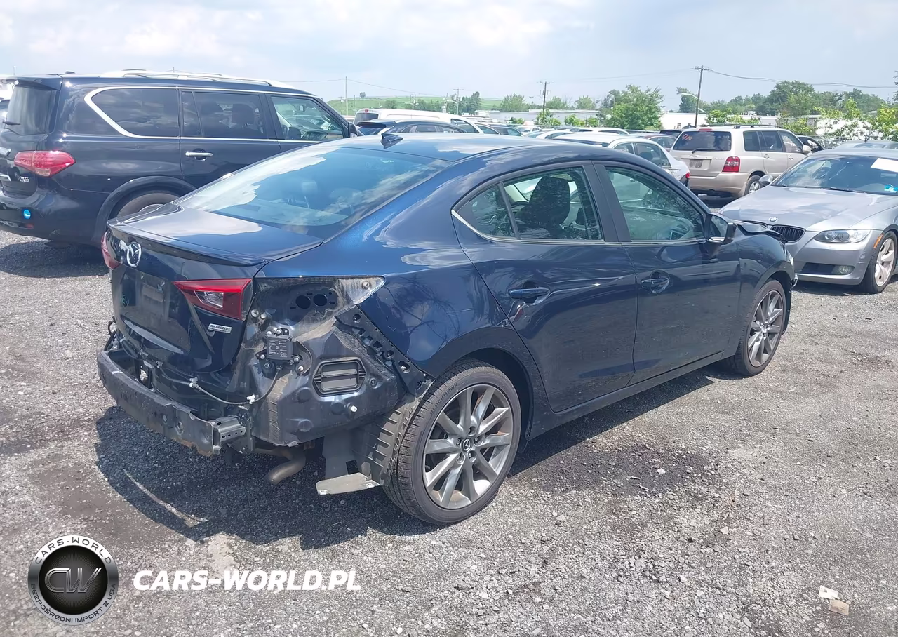 2018 Mazda Mazda3 Grand Touring VIN:3MZBN1W30JM163485 - 4