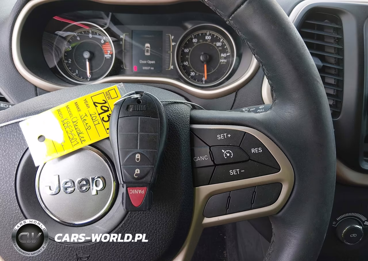 2017 Jeep Cherokee Altitude VIN:1C4PJLAB9HW642142 - 11