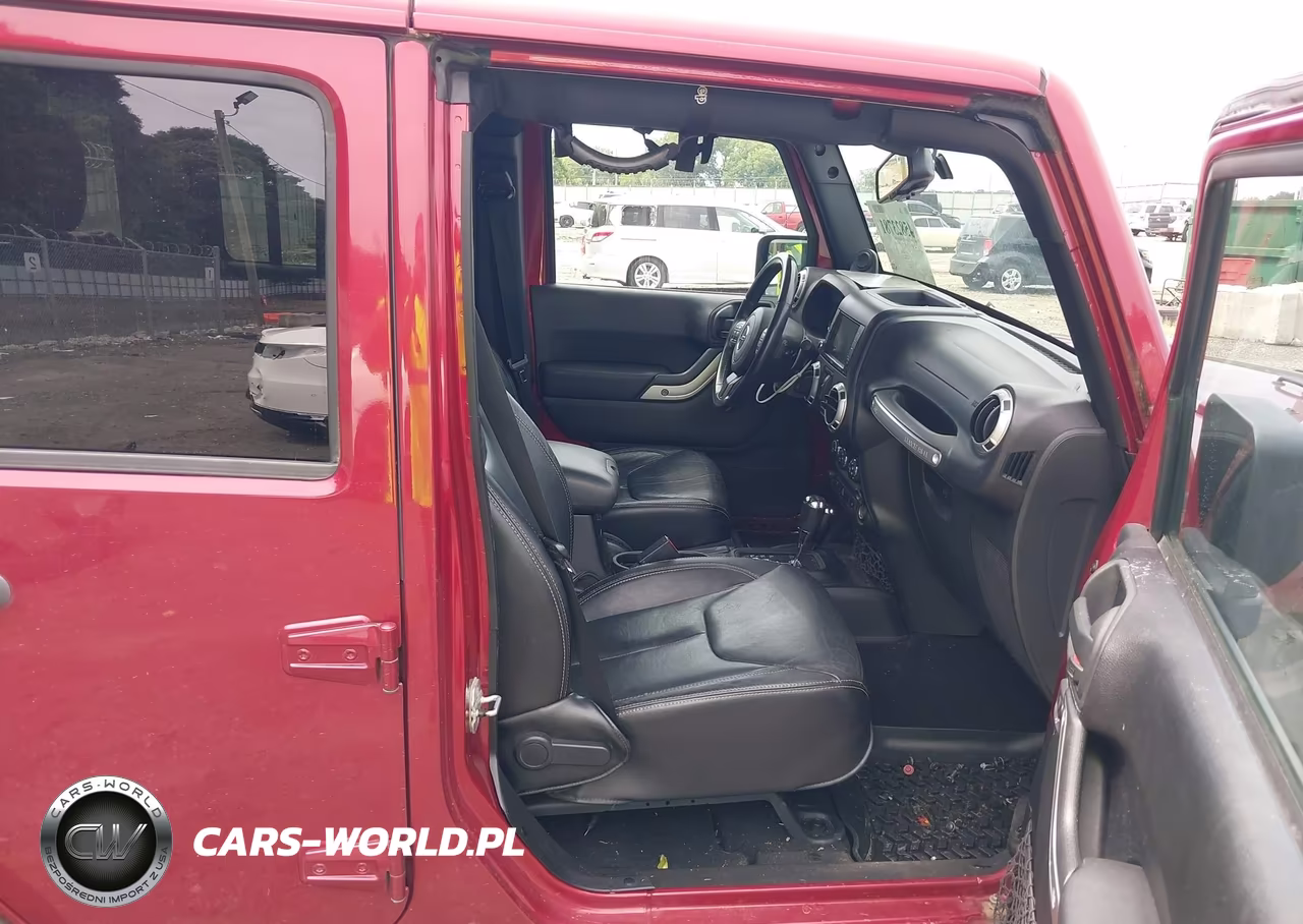 2013 Jeep Wrangler Unlimited Rubicon VIN:1C4HJWFG1DL527394 - 5