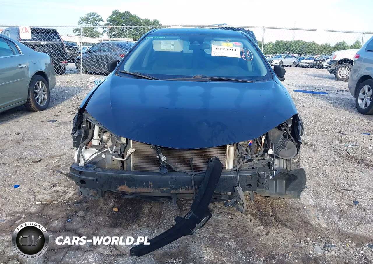 2018 Toyota Corolla Le VIN:2T1BURHE4JC100384 - 13