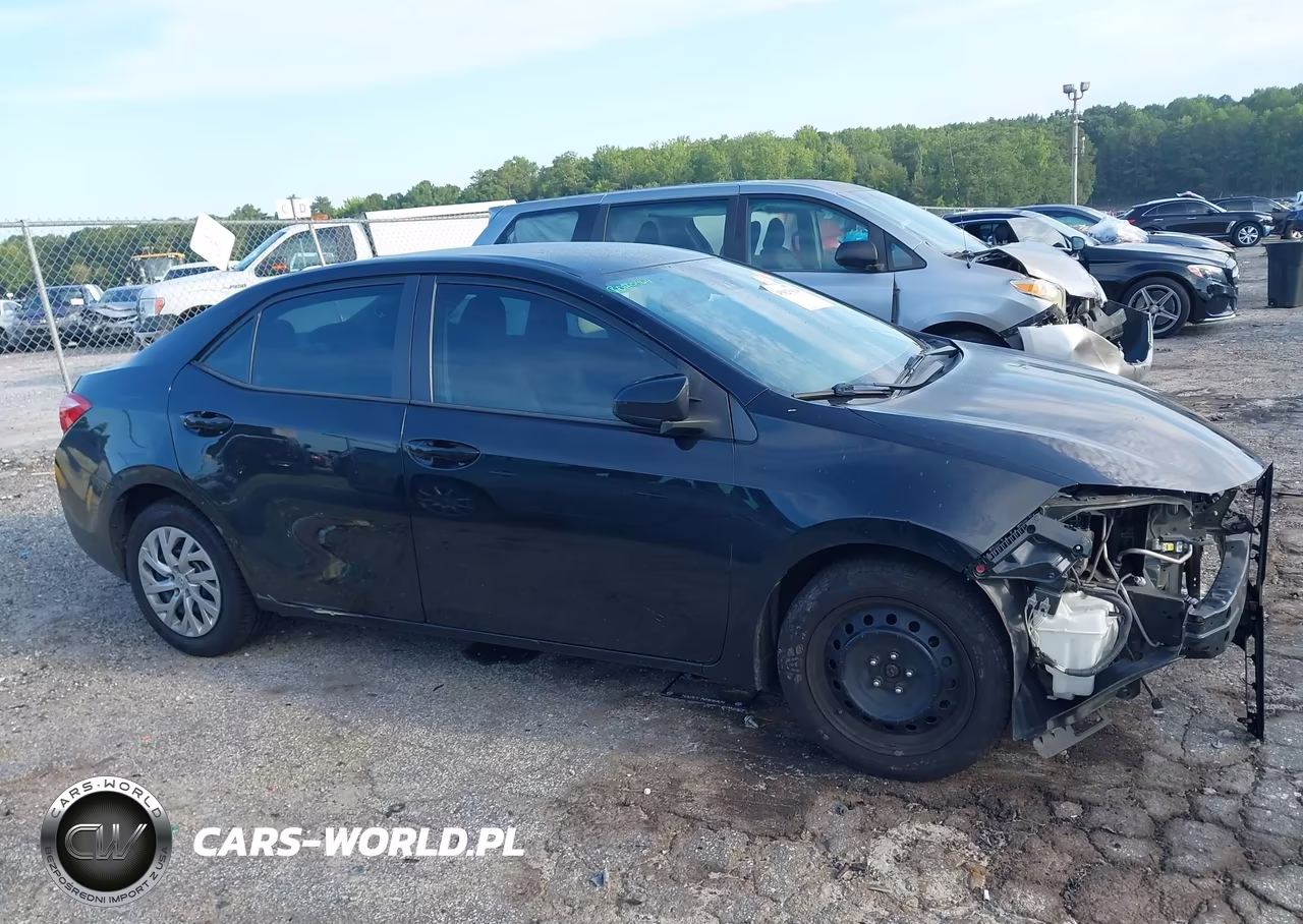 2018 Toyota Corolla Le VIN:2T1BURHE4JC100384 - 14