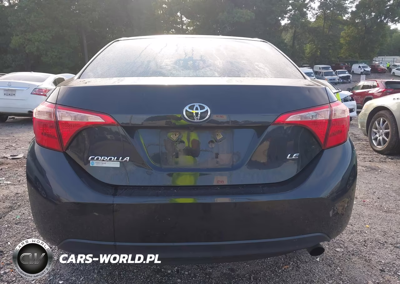 2018 Toyota Corolla Le VIN:2T1BURHE4JC100384 - 17