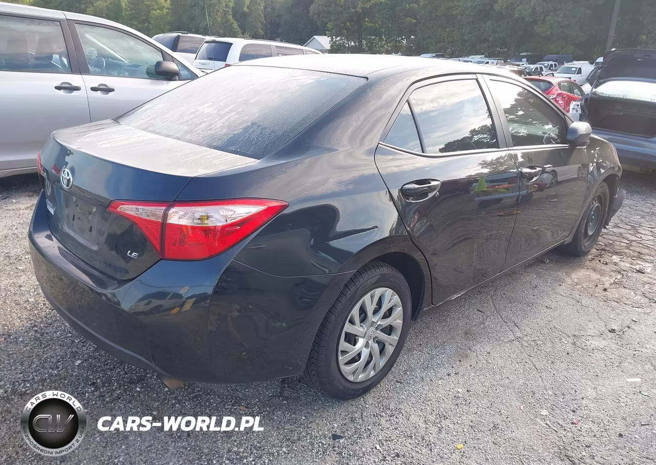 2018 Toyota Corolla Le VIN:2T1BURHE4JC100384 - 4