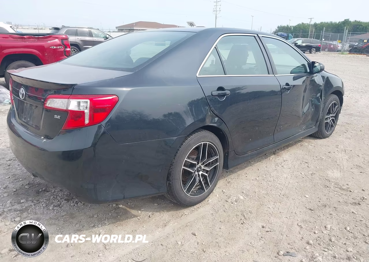 2014 Toyota Camry Se VIN:4T1BF1FK8EU316165 - 4