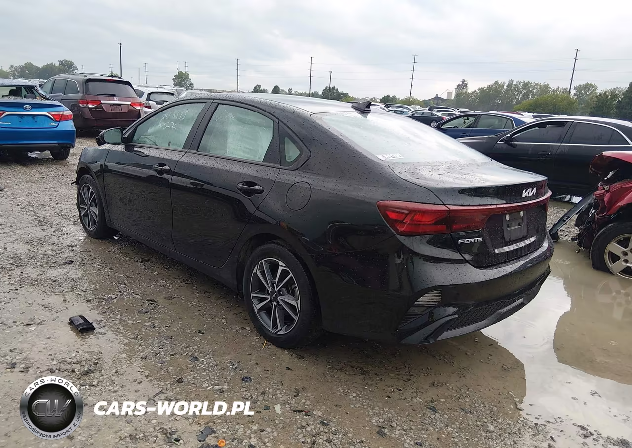 2022 Kia Forte Lxs VIN:3KPF24AD8NE456016 - 3