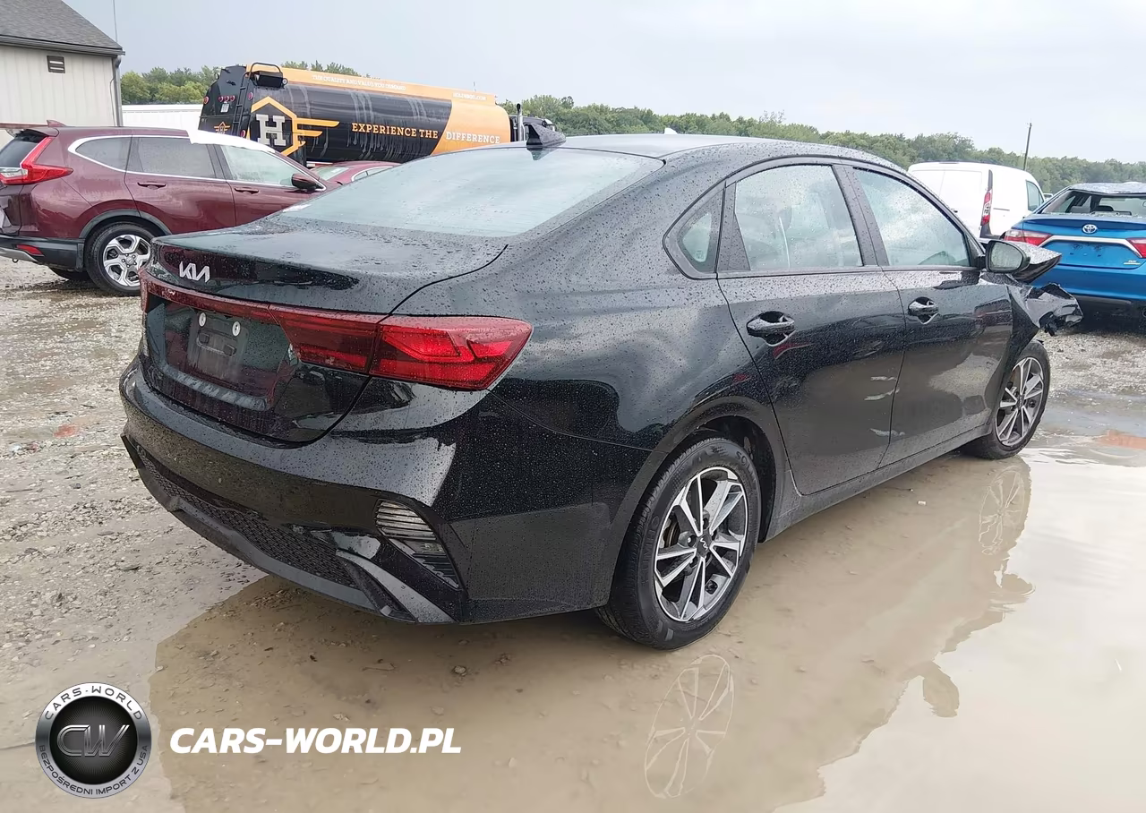 2022 Kia Forte Lxs VIN:3KPF24AD8NE456016 - 4