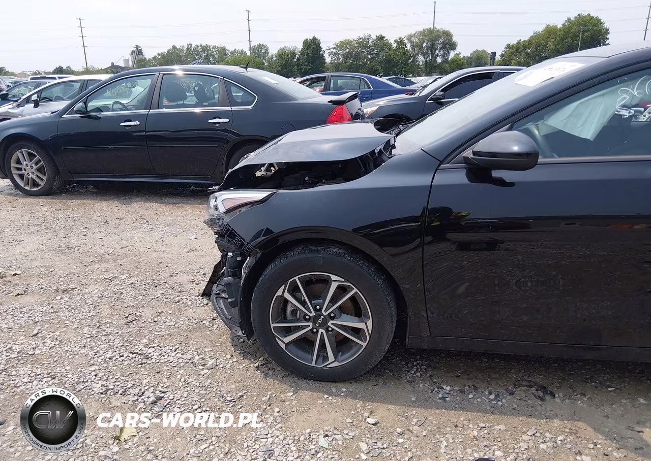 2022 Kia Forte Lxs VIN:3KPF24AD8NE456016 - 6