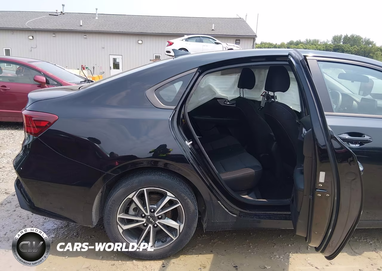 2022 Kia Forte Lxs VIN:3KPF24AD8NE456016 - 8