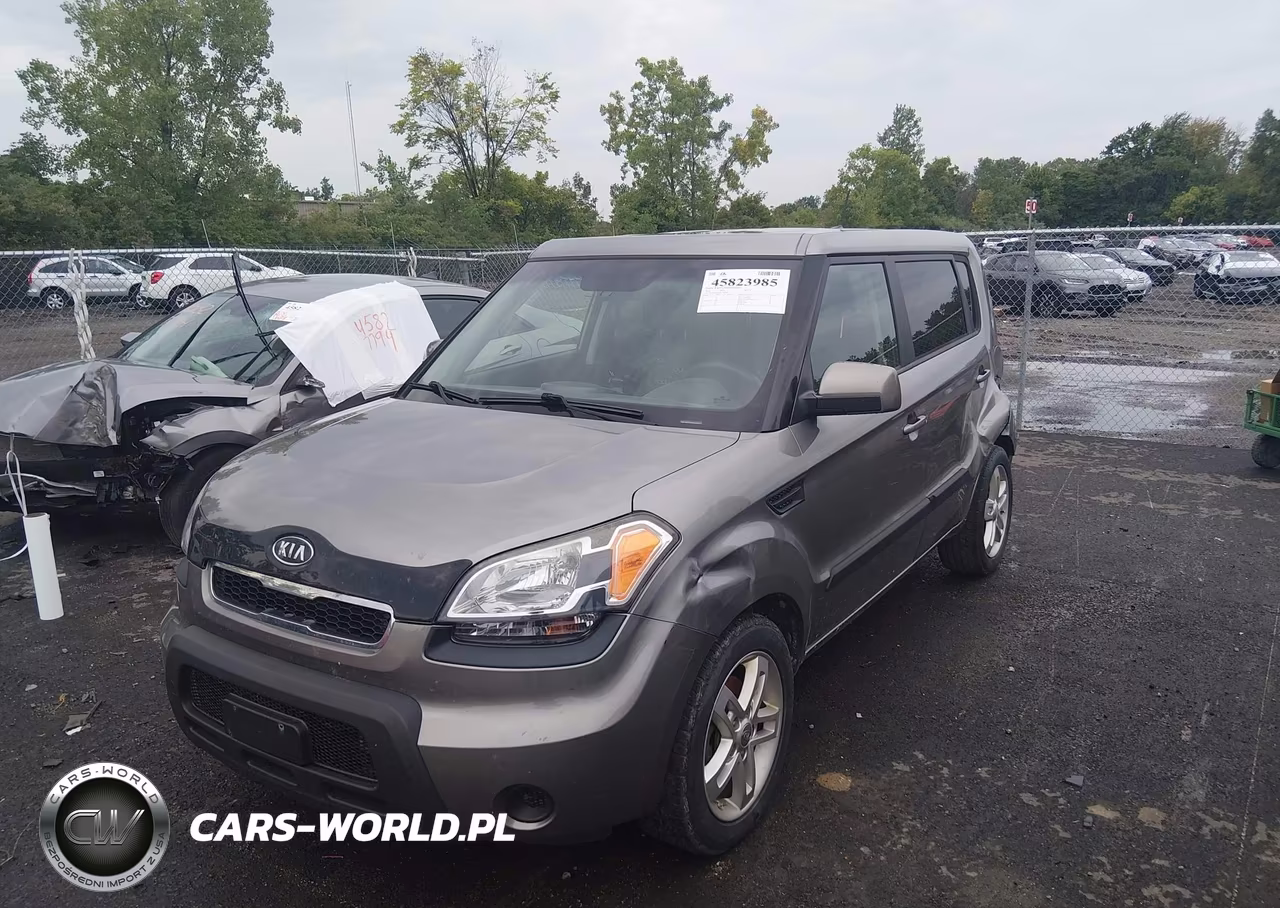 2011 Kia Soul + VIN:KNDJT2A28B7328509 - 2