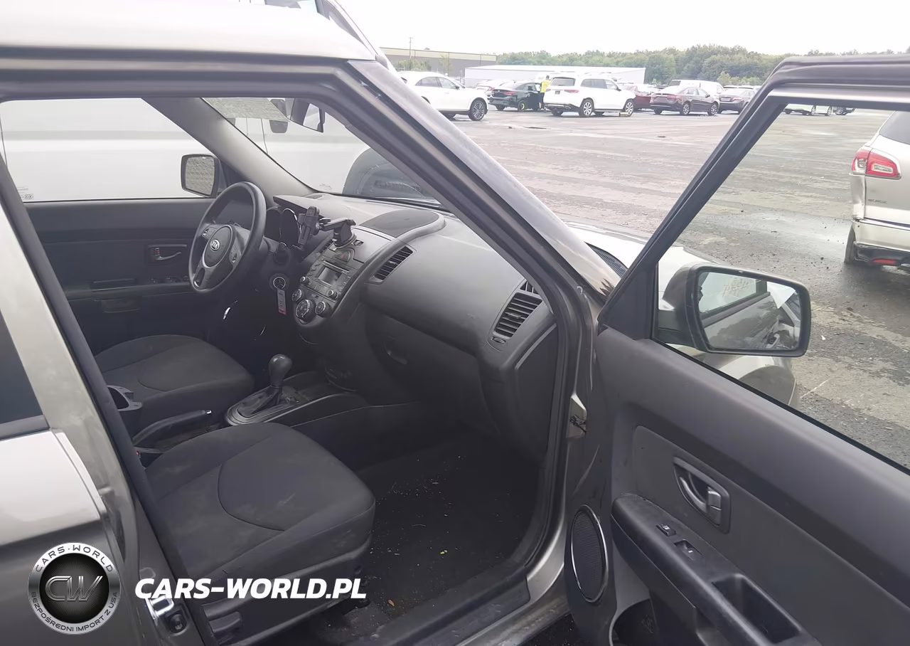 2011 Kia Soul + VIN:KNDJT2A28B7328509 - 5