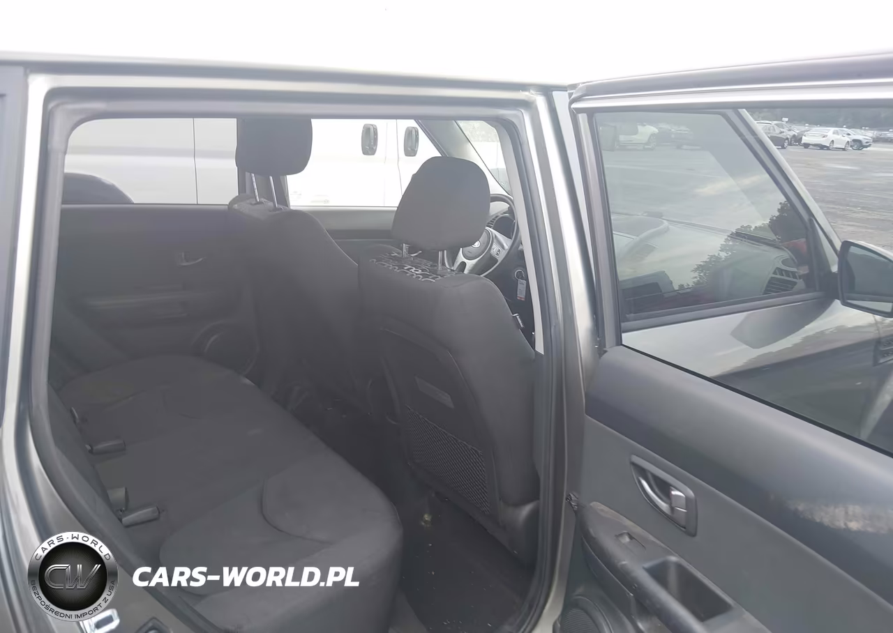2011 Kia Soul + VIN:KNDJT2A28B7328509 - 8