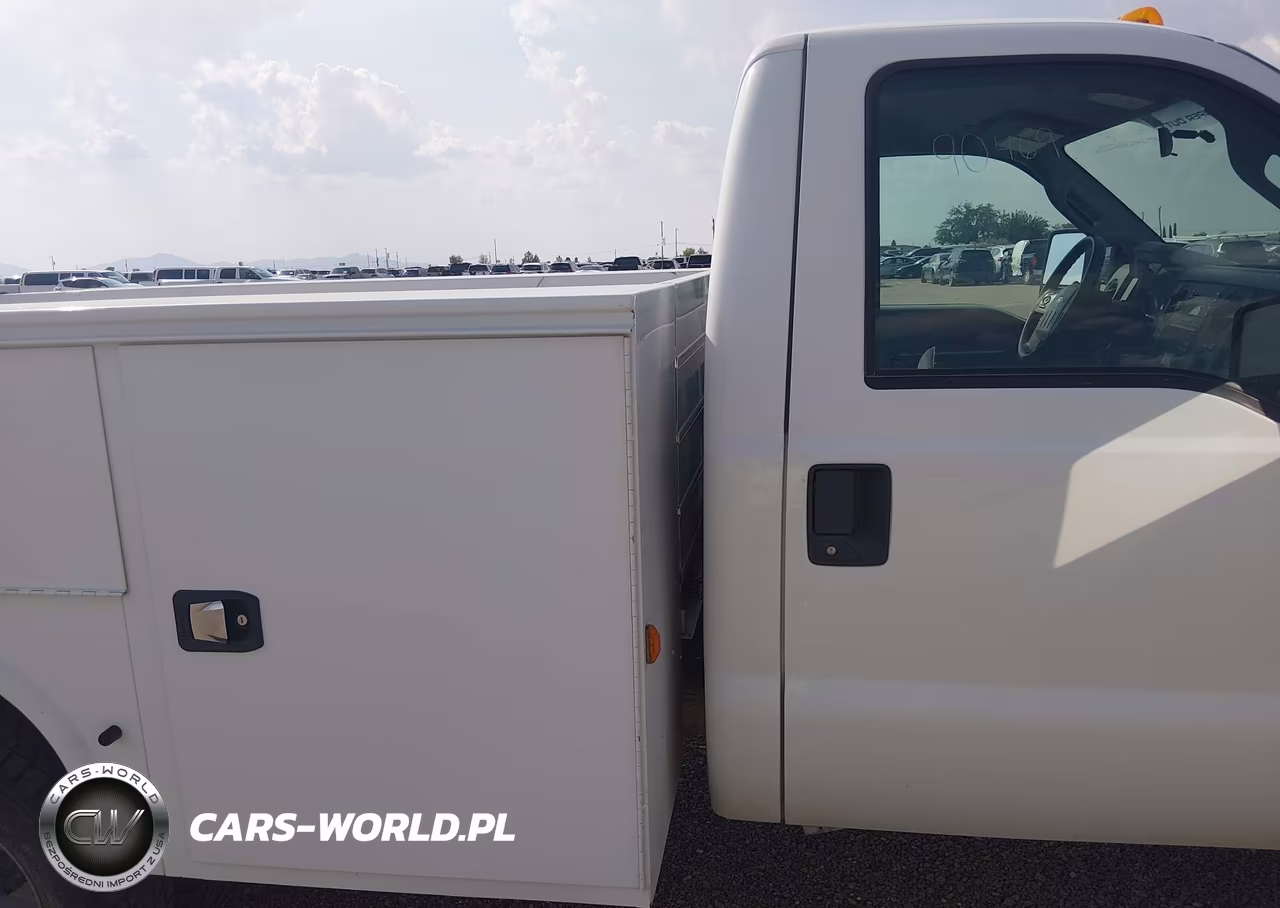2016 Ford F-350 Chassis Xl VIN:1FDRF3HT4GEC86675 - 8