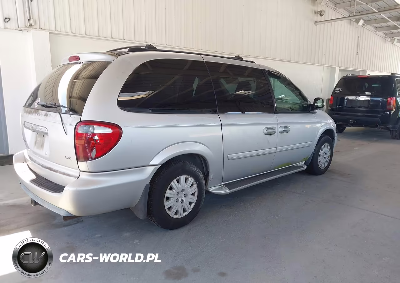2005 Chrysler Town & Country Lx VIN:2C8GP44R55R263543 - 4