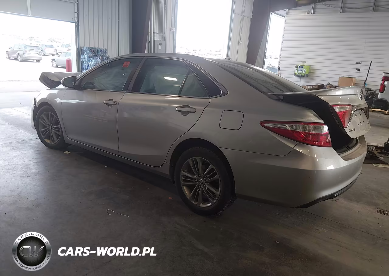 2016 Toyota Camry Se VIN:4T1BF1FK0GU228021 - 3