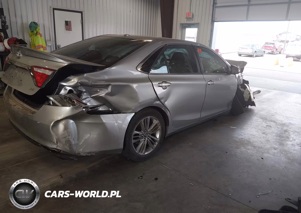 2016 Toyota Camry Se VIN:4T1BF1FK0GU228021 - 4