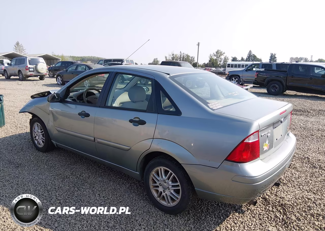 2005 Ford Focus Zx4 VIN:1FAFP34N55W304075 - 3