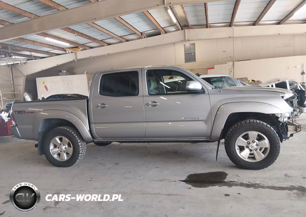2015 Toyota Tacoma Prerunner V6 VIN:5TFJU4GN2FX081861 - 13