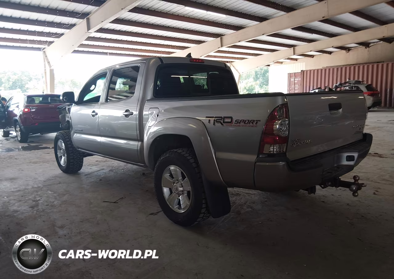 2015 Toyota Tacoma Prerunner V6 VIN:5TFJU4GN2FX081861 - 3