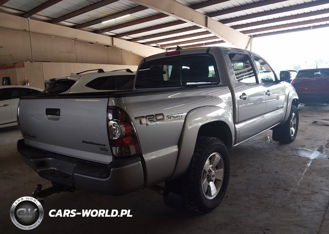 2015 Toyota Tacoma Prerunner V6 VIN:5TFJU4GN2FX081861 - 4