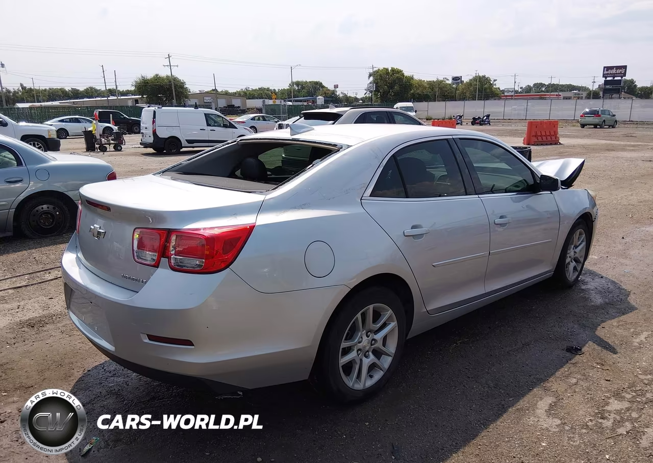 2015 Chevrolet Malibu 1Lt VIN:1G11C5SL1FF300497 - 4
