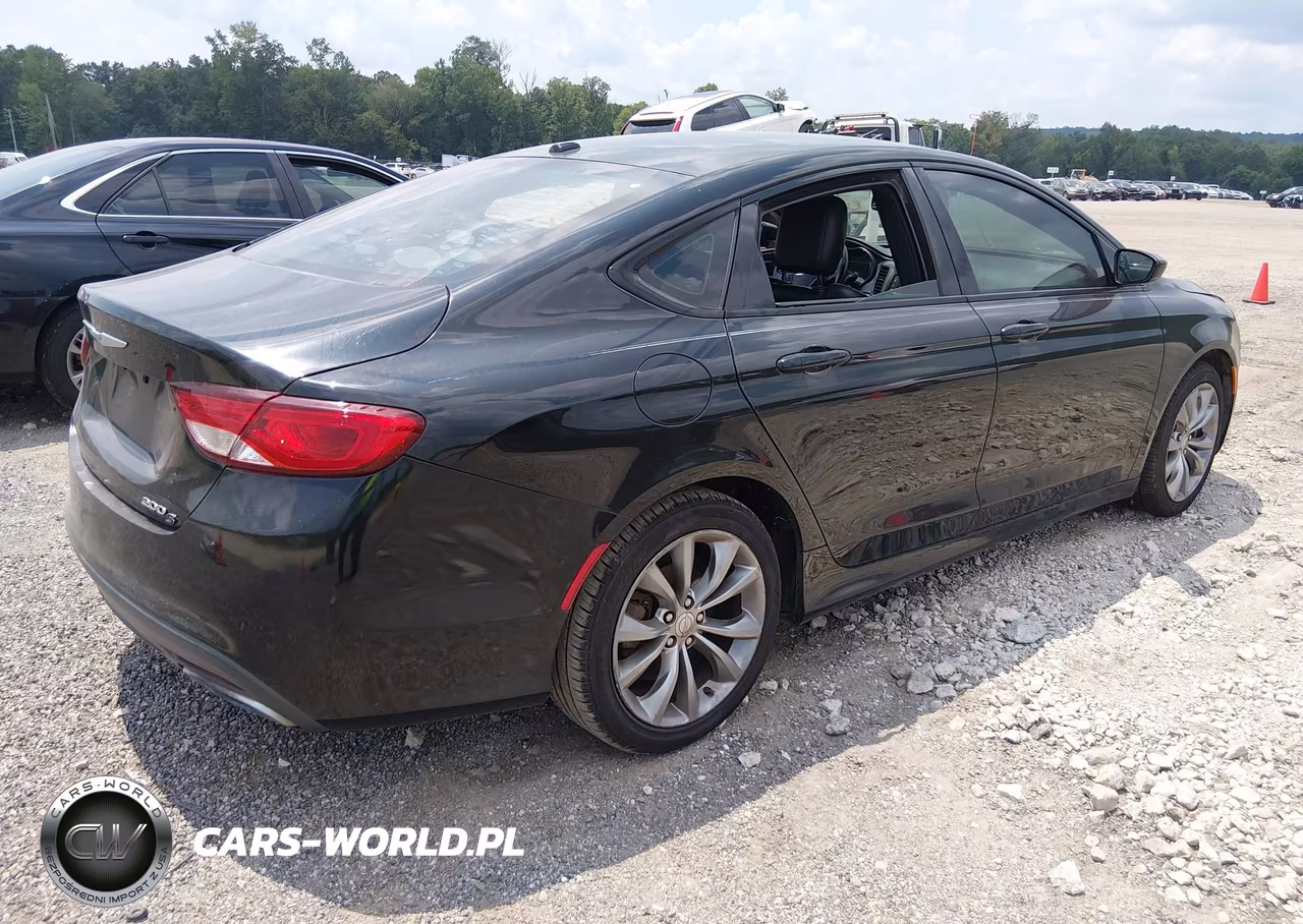2015 Chrysler 200 S VIN:1C3CCCBB3FN557456 - 4