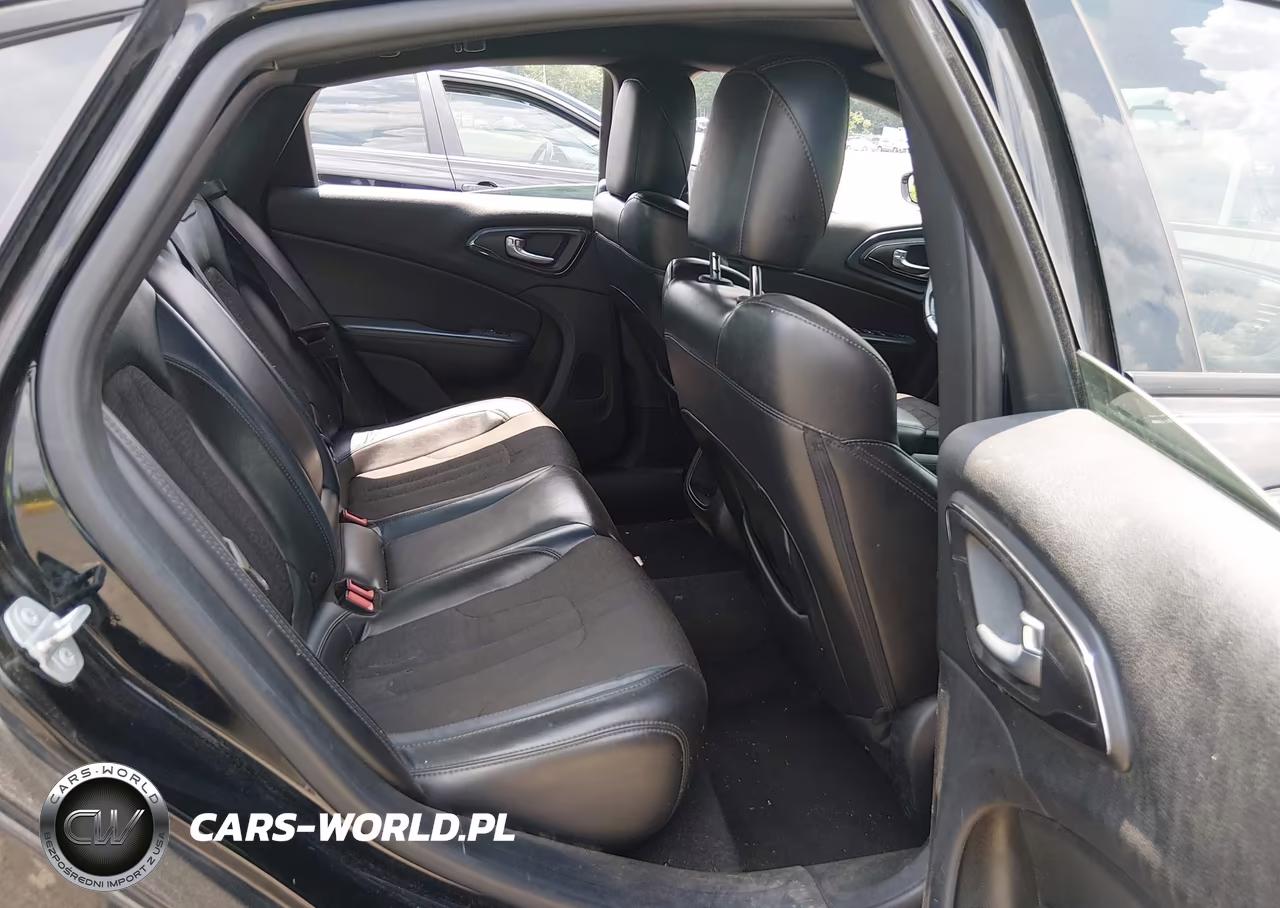 2015 Chrysler 200 S VIN:1C3CCCBB3FN557456 - 8