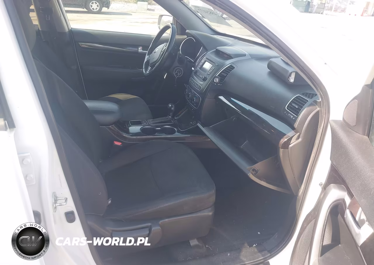 2015 Kia Sorento Lx VIN:5XYKTCA64FG570669 - 5